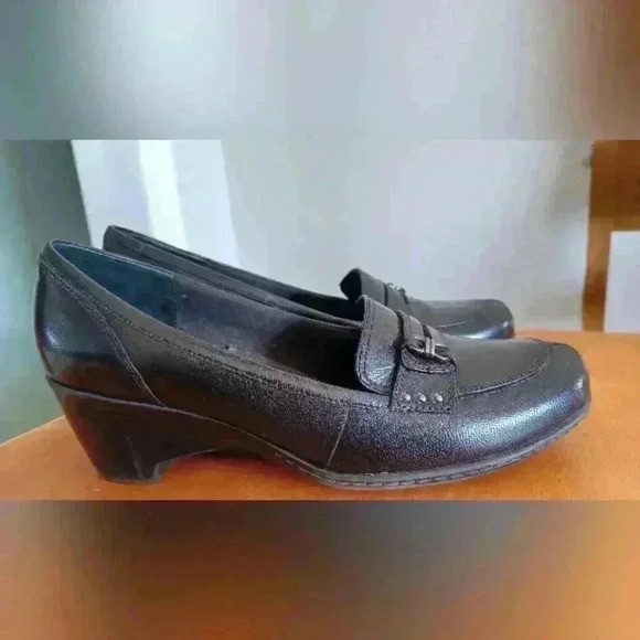 Clarks  Women's Size 8 - Picture 5 of 11